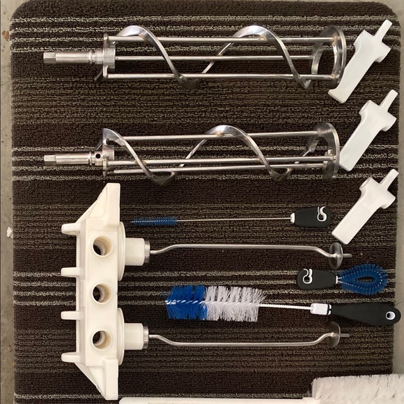 Taylor soft serve ice cream machine, model #168-27 - Picture 6 of 7